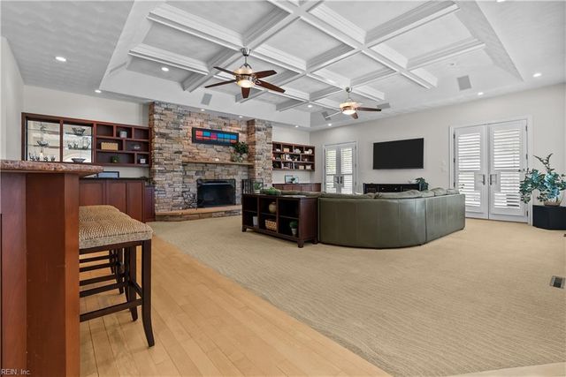 1865 S Woodside LN, Virginia Beach, VA 23454
