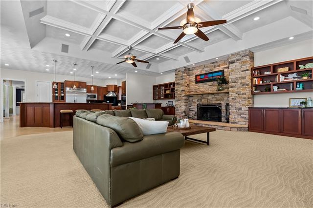 1865 S Woodside LN, Virginia Beach, VA 23454