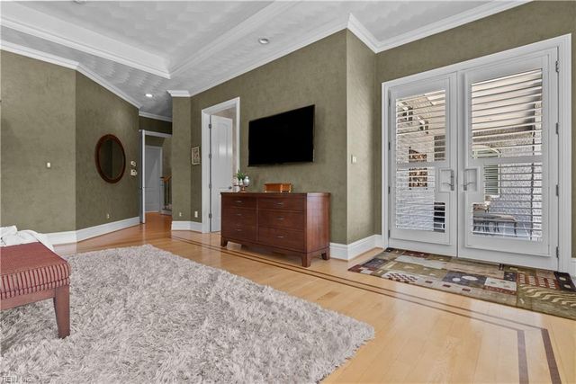 1865 S Woodside LN, Virginia Beach, VA 23454