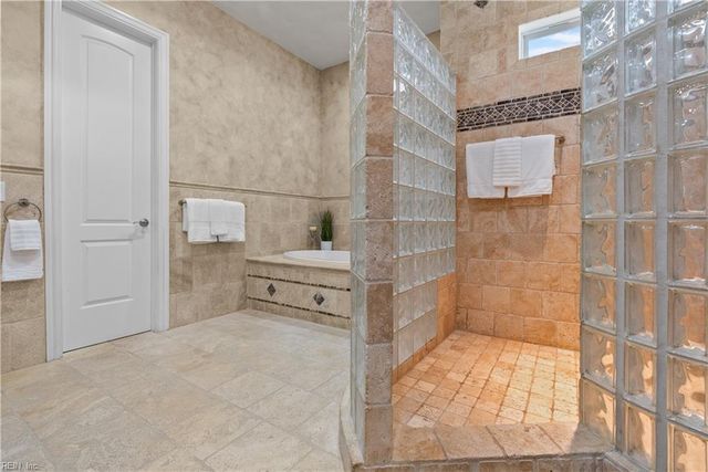1865 S Woodside LN, Virginia Beach, VA 23454