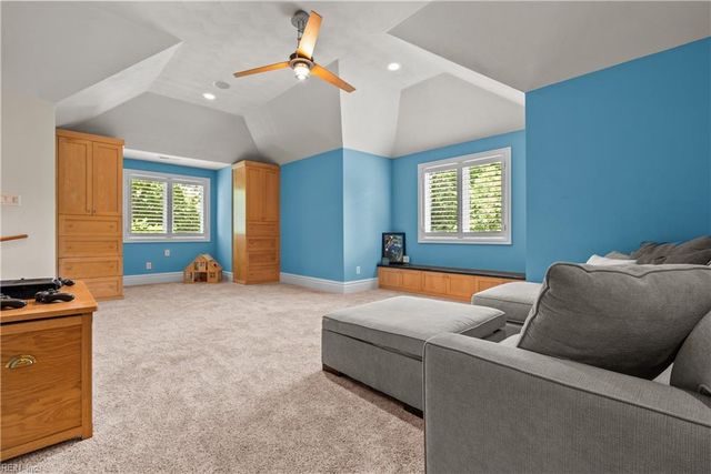 1865 S Woodside LN, Virginia Beach, VA 23454