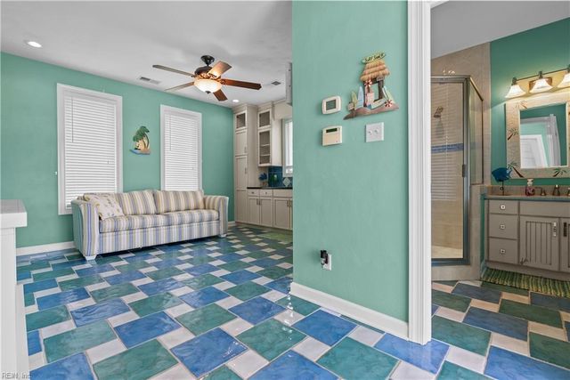 1865 S Woodside LN, Virginia Beach, VA 23454
