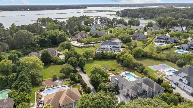 1865 S Woodside LN, Virginia Beach, VA 23454