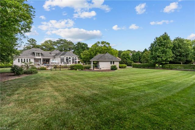 1865 S Woodside LN, Virginia Beach, VA 23454