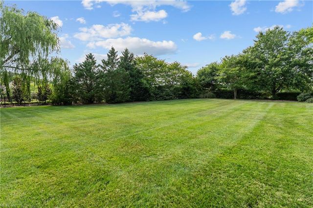 1865 S Woodside LN, Virginia Beach, VA 23454
