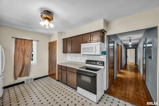 5334 N UNIVERSITY Street, Peoria, IL 61614