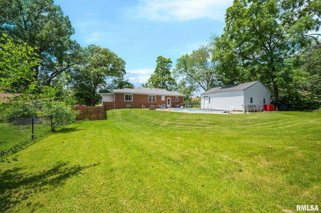 5334 N UNIVERSITY Street, Peoria, IL 61614