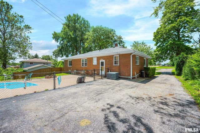5334 N UNIVERSITY Street, Peoria, IL 61614