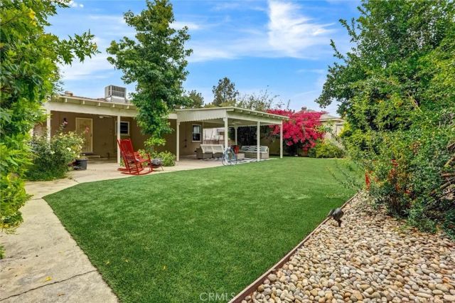 17415 Victory, Lake Balboa, CA 91406