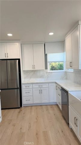 17415 Victory, Lake Balboa, CA 91406