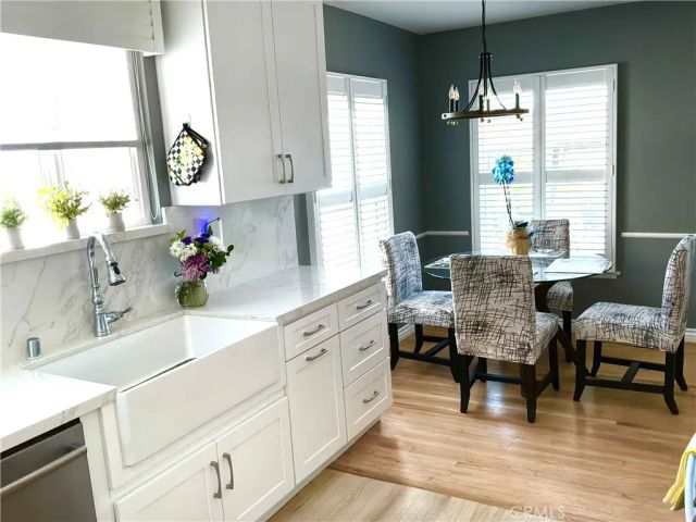17415 Victory, Lake Balboa, CA 91406