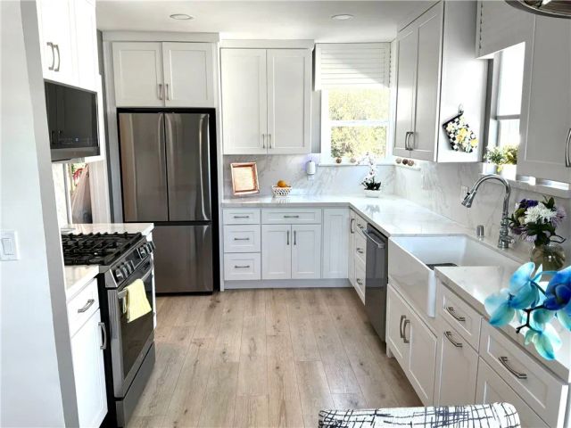 17415 Victory, Lake Balboa, CA 91406