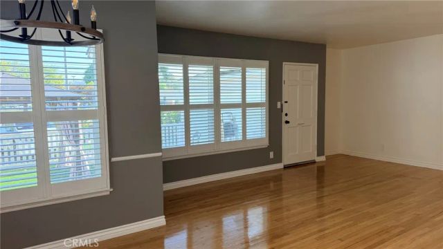 17415 Victory, Lake Balboa, CA 91406