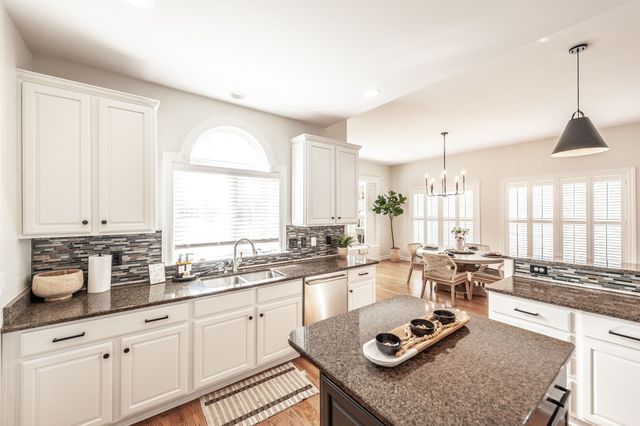 1108 Rossifer Ct, Gallatin, TN 37066