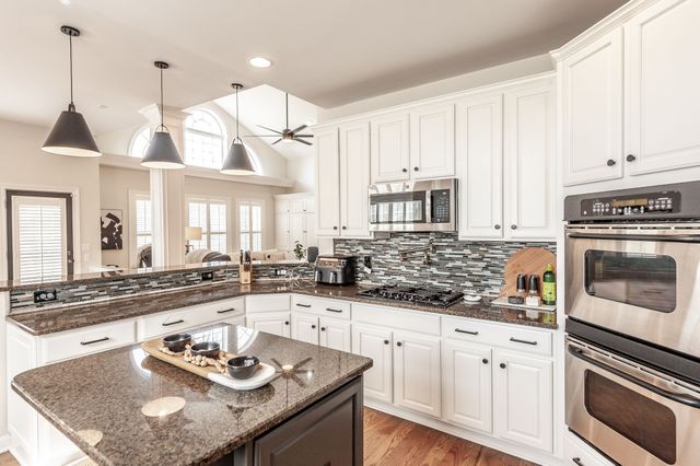 1108 Rossifer Ct, Gallatin, TN 37066