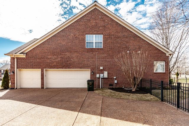 1108 Rossifer Ct, Gallatin, TN 37066