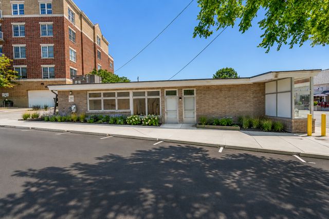 485 Forest Avenue, Glen Ellyn, IL 60137