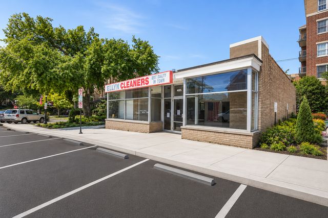 485 Forest Avenue, Glen Ellyn, IL 60137