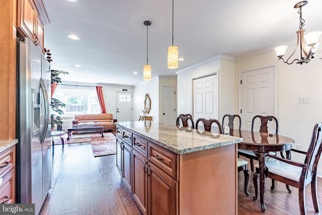 6712 HARRISON LN, Alexandria, VA 22306