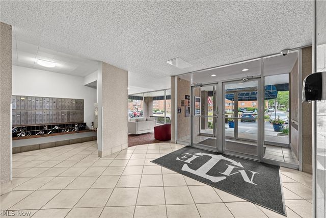 12520 Edgewater Drive 1009, Lakewood, OH 44107