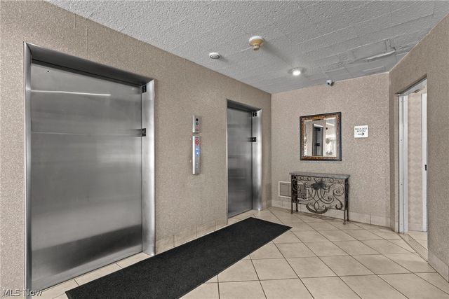 12520 Edgewater Drive 1009, Lakewood, OH 44107