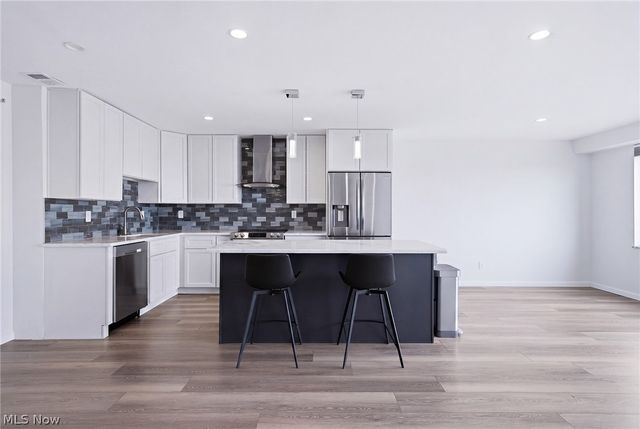 12520 Edgewater Drive 1009, Lakewood, OH 44107
