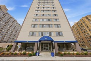 12520 Edgewater Drive 1009, Lakewood, OH 44107