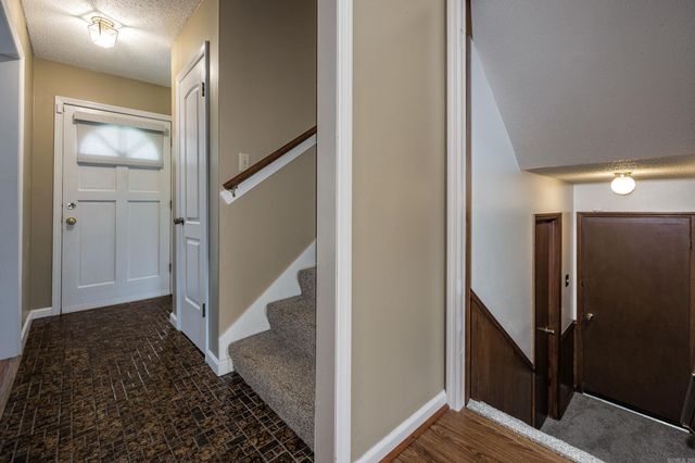 8 Kings Mountain Court, Little Rock, AR 72211