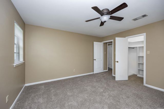 8 Kings Mountain Court, Little Rock, AR 72211