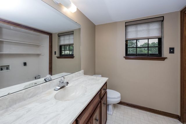 8 Kings Mountain Court, Little Rock, AR 72211