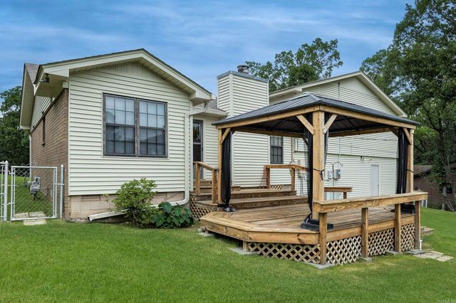 8 Kings Mountain Court, Little Rock, AR 72211