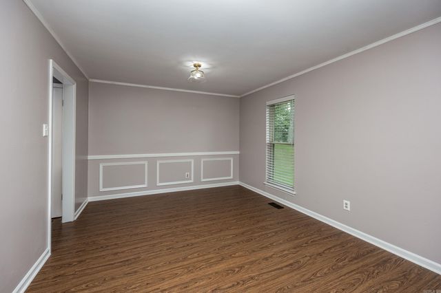 8 Kings Mountain Court, Little Rock, AR 72211