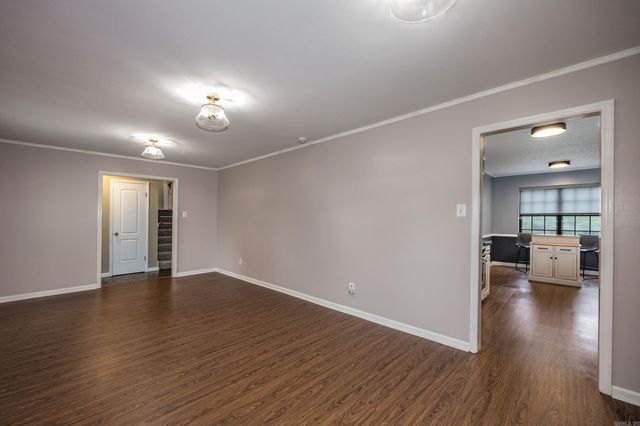 8 Kings Mountain Court, Little Rock, AR 72211