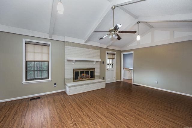 8 Kings Mountain Court, Little Rock, AR 72211