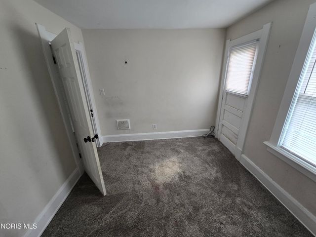 1318 N Superior Street, Toledo, OH 43604