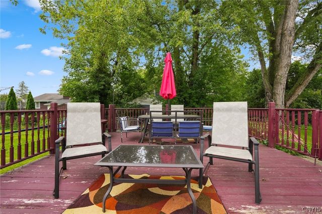 7323 Manlius Center Road, Manlius, NY 13057