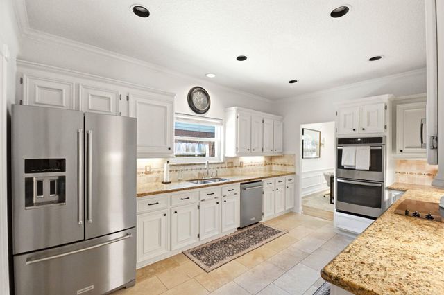1846 Raintree Circle, Seabrook, TX 77586