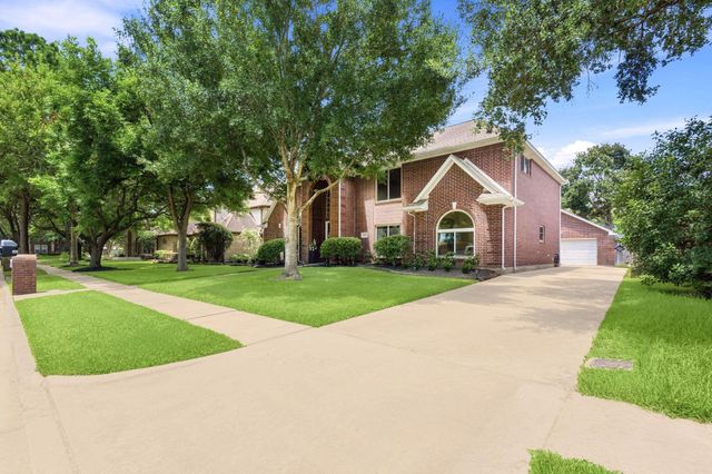 1846 Raintree Circle, Seabrook, TX 77586