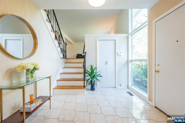 7 Waddington, West Orange, NJ 07052