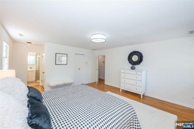 7 Waddington, West Orange, NJ 07052