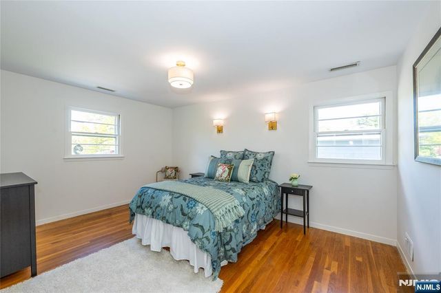 7 Waddington, West Orange, NJ 07052