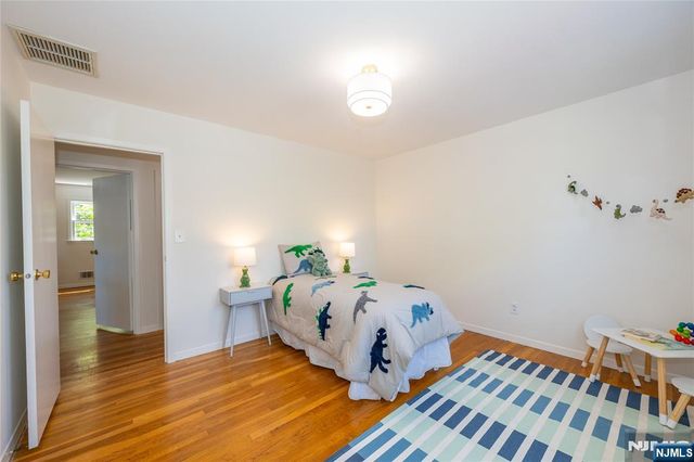 7 Waddington, West Orange, NJ 07052