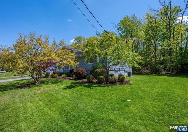 7 Waddington, West Orange, NJ 07052