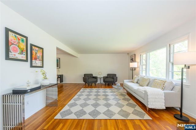 7 Waddington, West Orange, NJ 07052