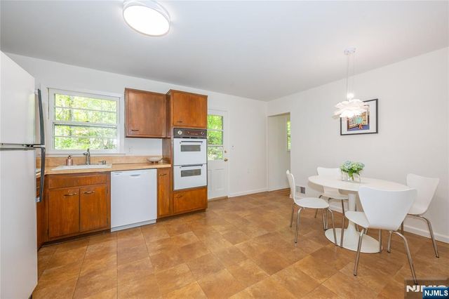 7 Waddington, West Orange, NJ 07052