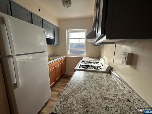 475 Grand Avenue 1C, Palisades Park, NJ 07650