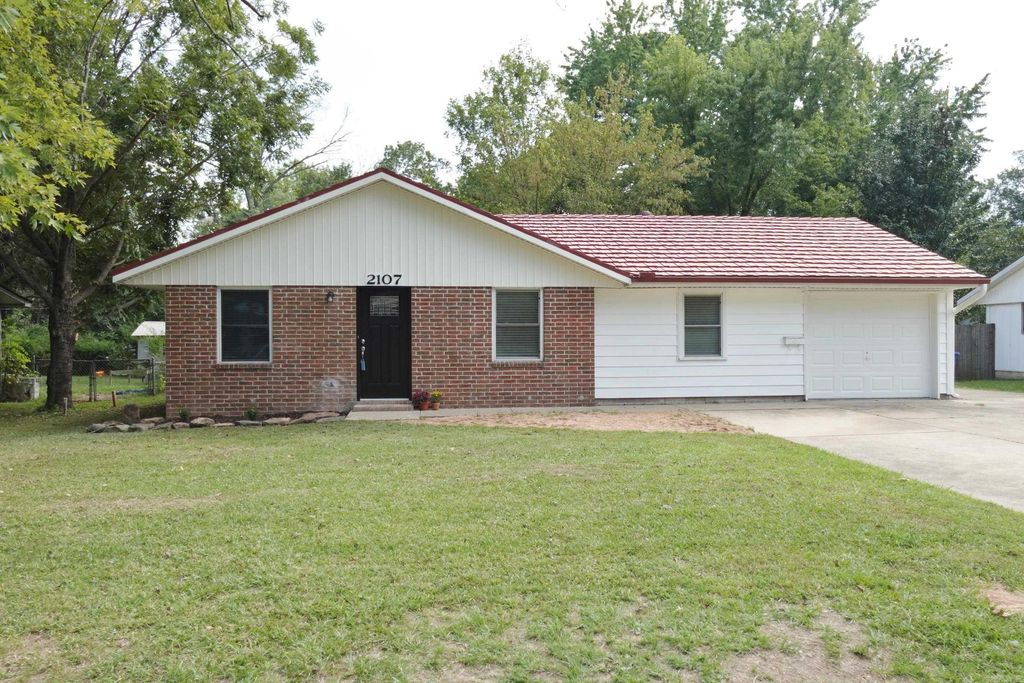 2107 Broadview Ave., Conway, AR 72034