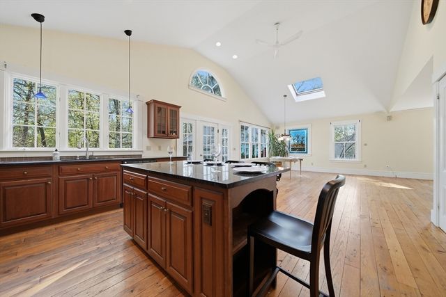 1547 Main St, Concord, MA 01742