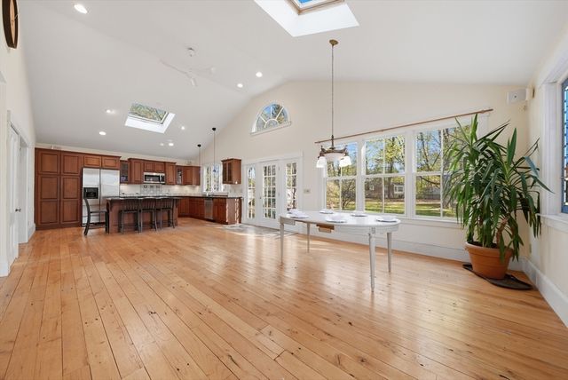 1547 Main St, Concord, MA 01742