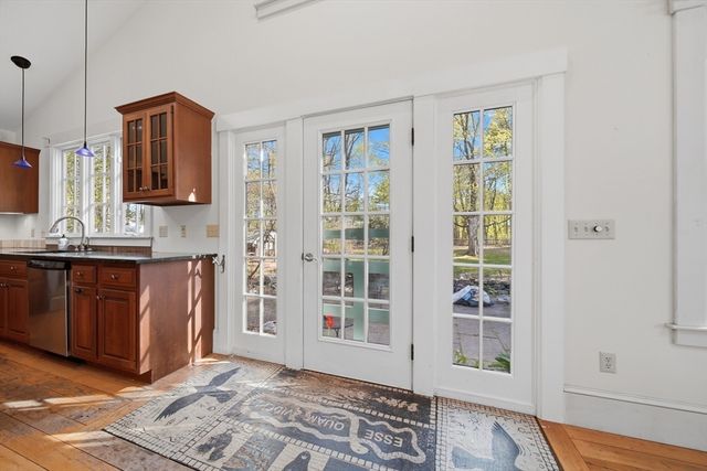 1547 Main St, Concord, MA 01742